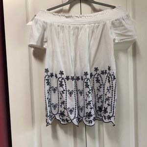 Off the shoulder tee